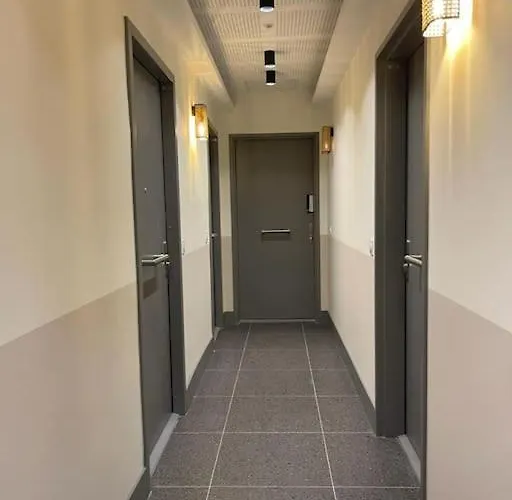 Palais Riviera Chaleureux Lumineux Et Climatise Ницца